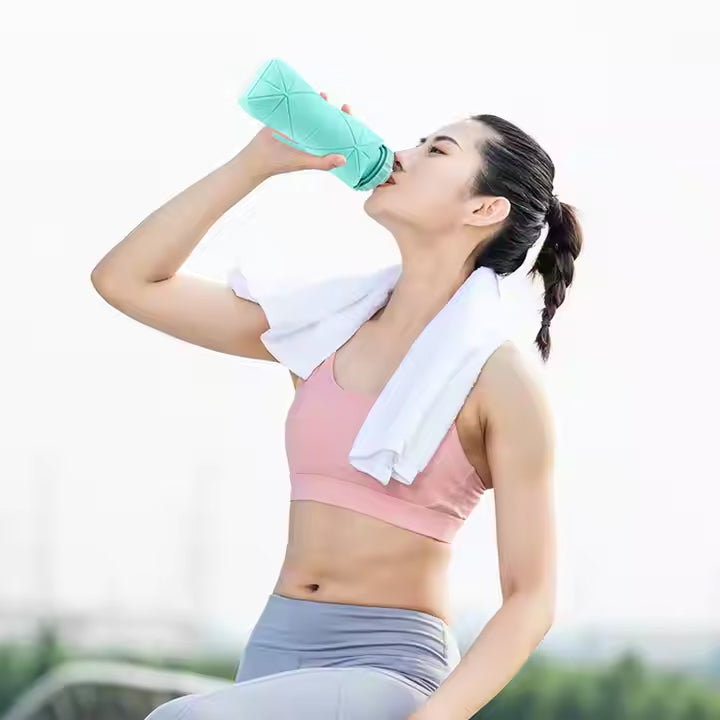 Foldable Silicone Water Bottle for Travel & Outdoor – 600ml | Portable & Compact | Resistant to Heat and Cold
