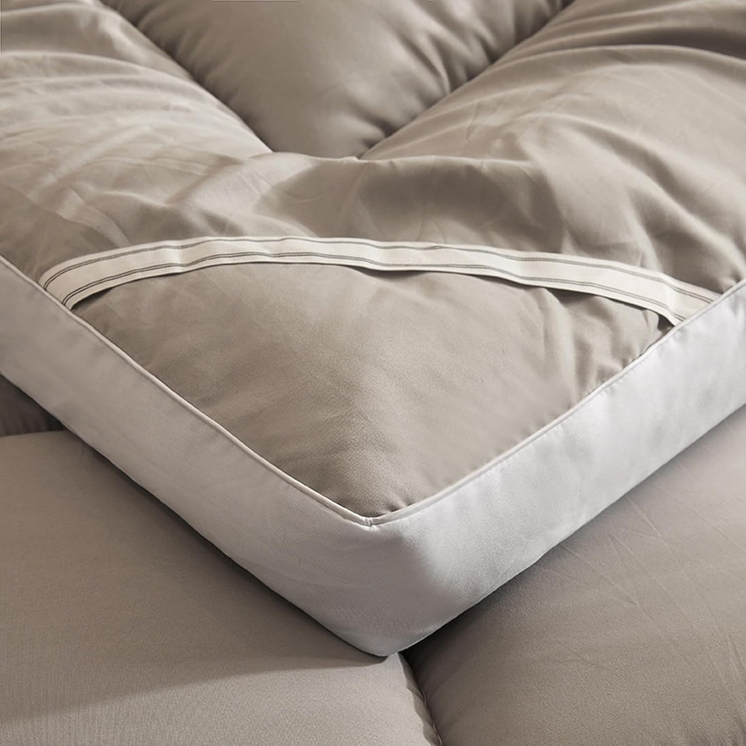 Premium Foldable Soft Cushion Mattress with Elastic Fitting Straps – 120 x 200 cm - Dual-Sided