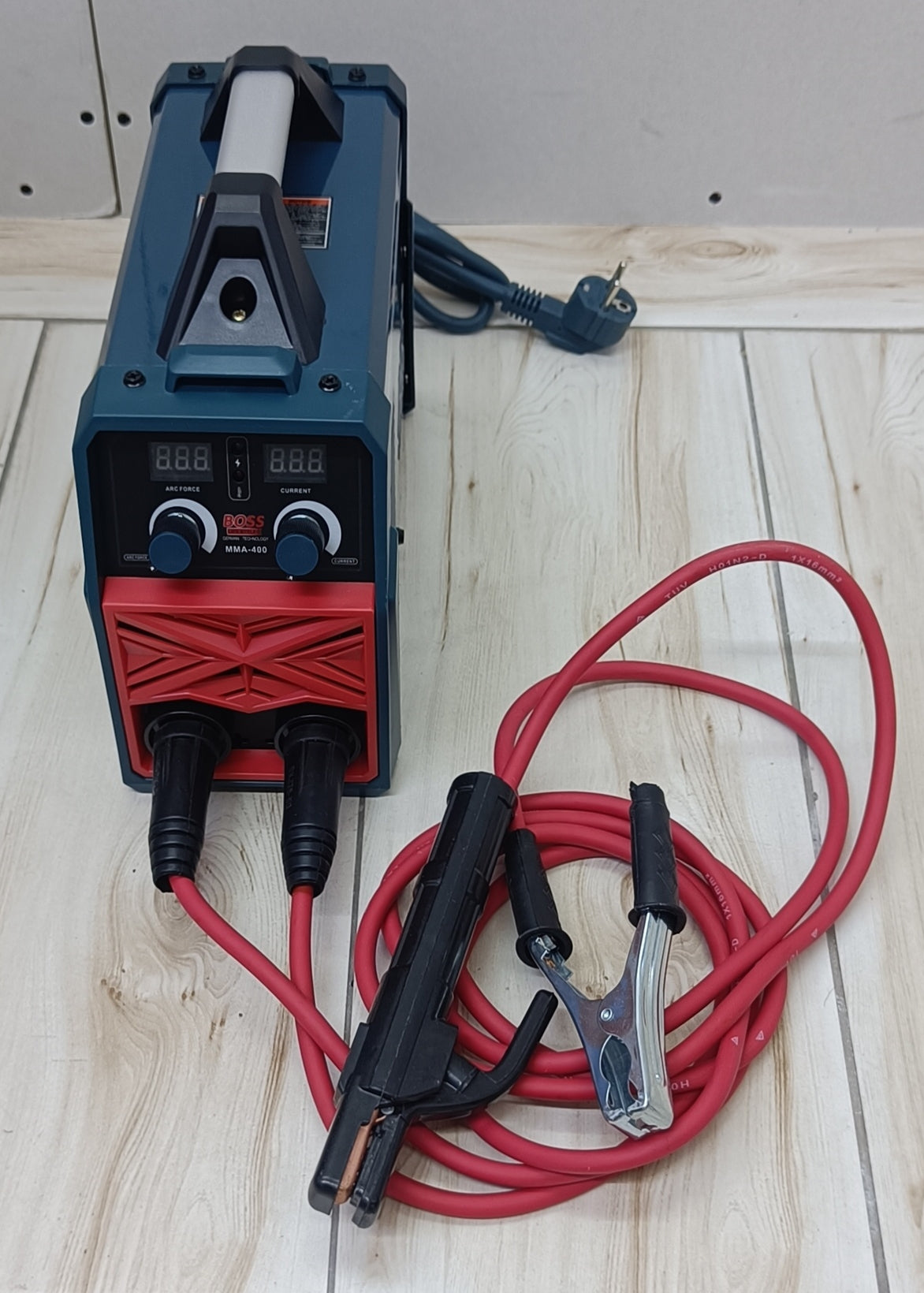 BOSS IGBT Inverter Welding Machine with Digital Display, High Efficiency & Overheat Protection - 220V & 400A