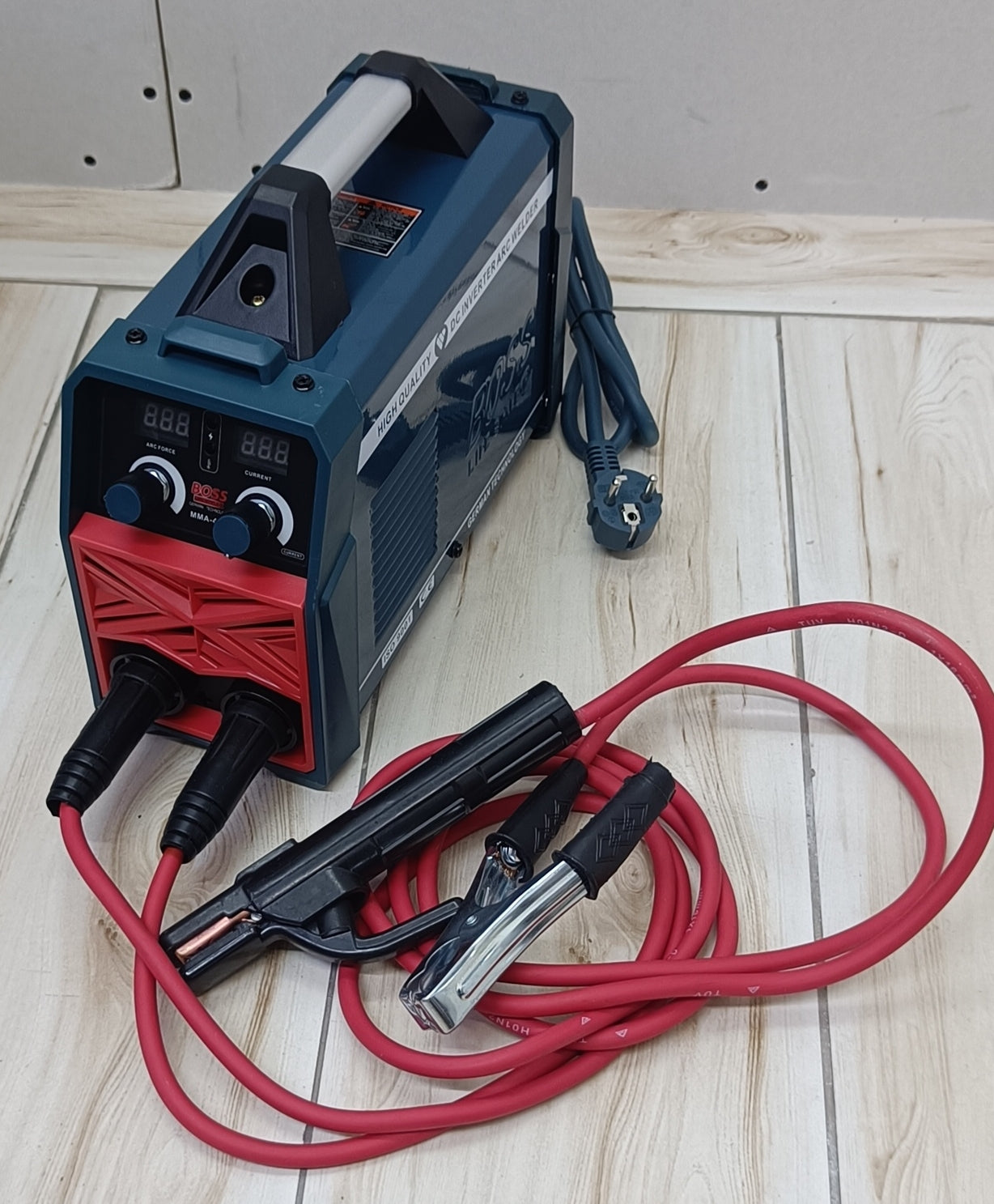 BOSS IGBT Inverter Welding Machine with Digital Display, High Efficiency & Overheat Protection - 220V & 400A